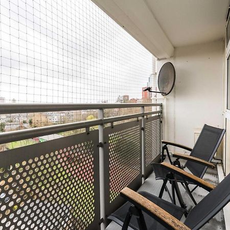 A Skyhigh Stay For 2 In Vauxhall London Exterior photo